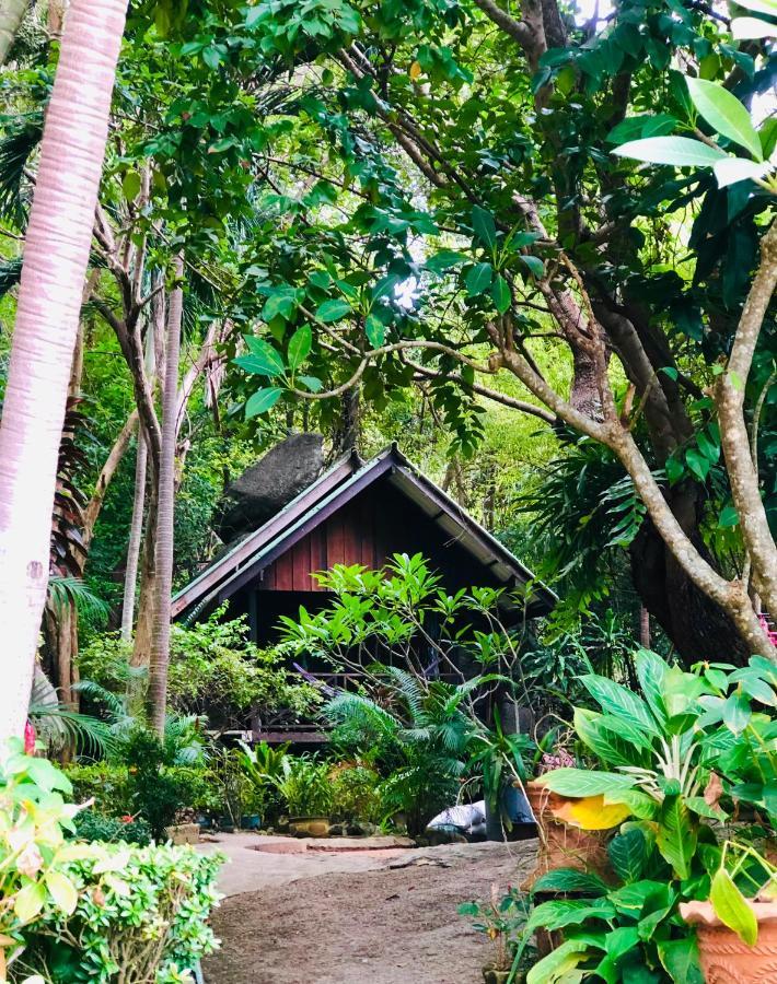 Bambu Huts Hotel บ้านใต้ ภายนอก รูปภาพ