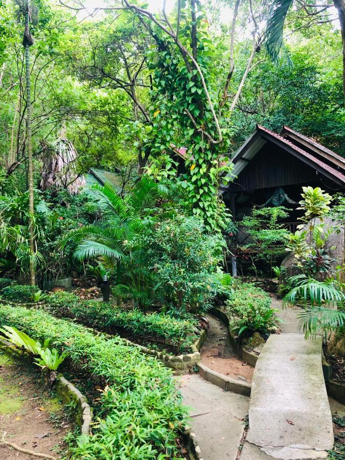 Bambu Huts Hotel บ้านใต้ ภายนอก รูปภาพ