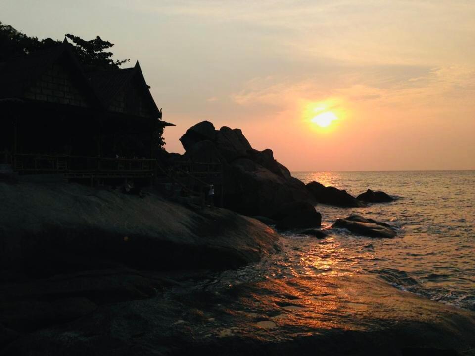 Bambu Huts Hotel บ้านใต้ ภายนอก รูปภาพ