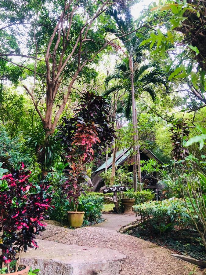 Bambu Huts Hotel บ้านใต้ ภายนอก รูปภาพ