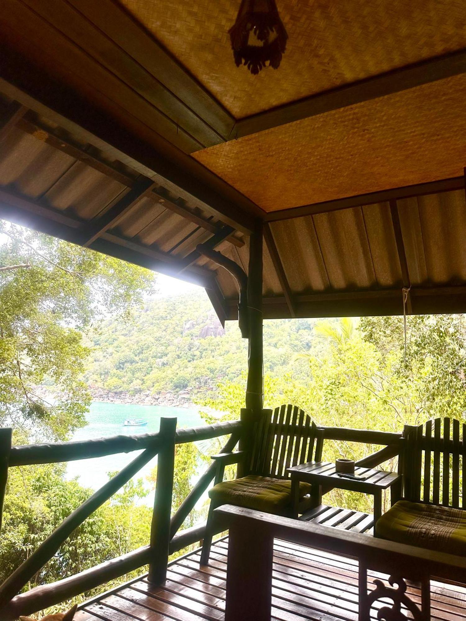Bambu Huts Hotel บ้านใต้ ภายนอก รูปภาพ